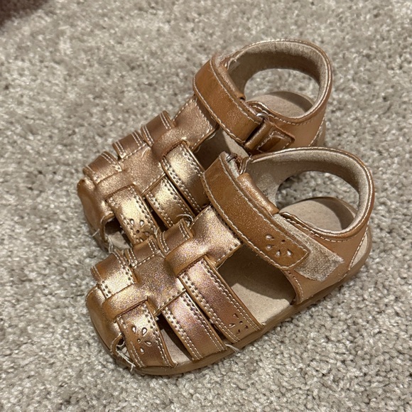 See Kai Run Metallic Sandals for Kids - Picture 1 of 3